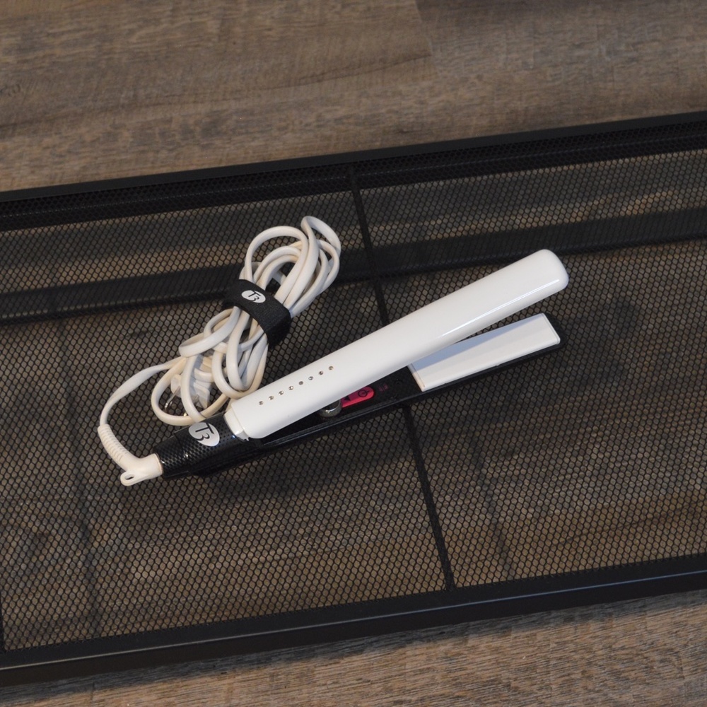 Hair straightener